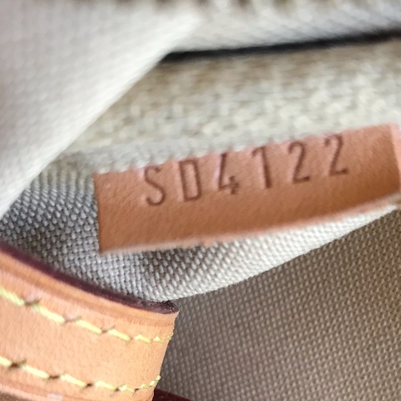 Eva Louis Vuitton - Picture 3 of 9